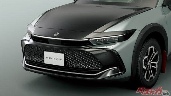 クラウン 特別仕様車 CROSSOVER RS “LANDSCAPE” 特別設定色 ブラック×アーバンカーキ(2024年4月 一部改良・特別仕様車設定時の公式画像より・LANDSCAPEは期間限定車だったため現在は販売されていません)