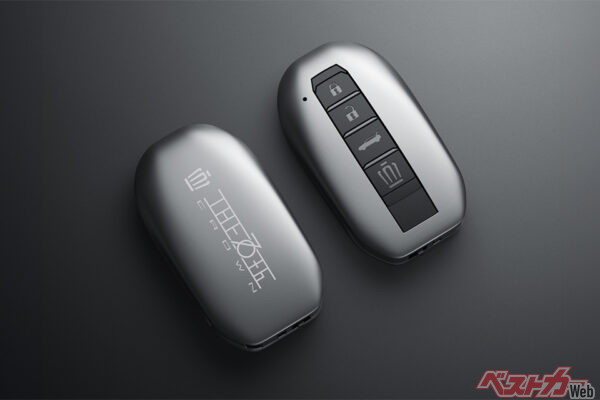 クラウン専用キー（THE 70th ロゴ入り・2個／2025年4月 クラウン誕生70周年記念特別仕様車設定時の公式画像より）