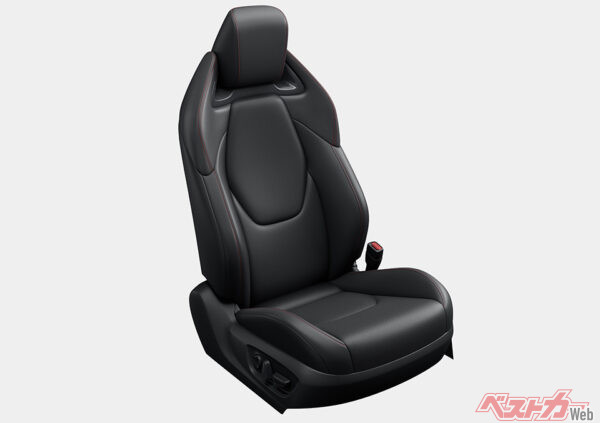 CROSSOVER RS “THE 70th” 専用スポーツシート（スポーツレザー［本革］・レッドステッチ付／2025年4月 クラウン誕生70周年記念特別仕様車設定時の公式画像より）