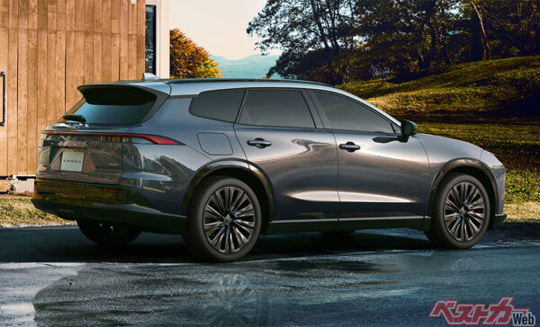 トヨタ クラウンエステート RS（プラグインハイブリッド車・プレシャスメタル×マッシブグレー）〈オプション装着車〉（2025年3月 発売開始時の公式画像より）