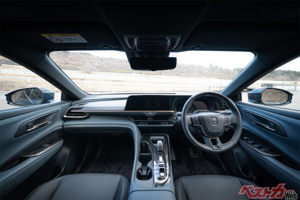 新型クラウン（エステート）〈PHEVプロトタイプ〉（2025年3月 発売開始時の公式画像より）