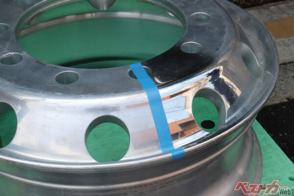 マスキングテープ左：使用前、右：使用後