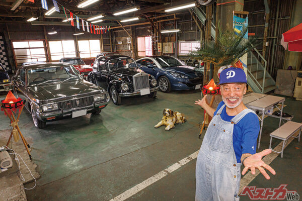 テリーさんの大人の秘密基地「BACKDROP T＆I GARAGE」を拝見。ガレージの一角だけで、すでに自動車博物館の趣き