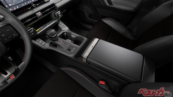 トヨタ RAV4 GR SPORT（プロトタイプ）センターコンソール（リバーシブル［表］・2025年5月 世界初公開時の公式画像より）