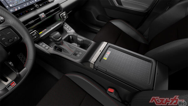 トヨタ RAV4 GR SPORT（プロトタイプ）センターコンソール（リバーシブル［裏］・2025年5月 世界初公開時の公式画像より）