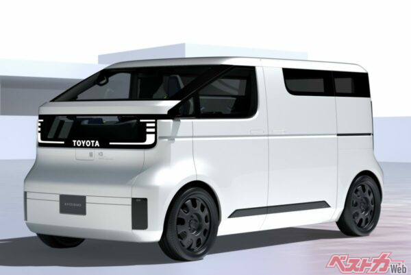 2023年のジャパンモビリティショーで公開されたKAYOIBAKO(カヨイバコ)。カクカクしたデザインでかつてのbBを彷彿とさせる