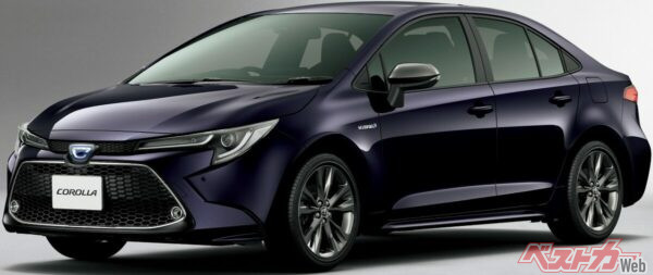 12代目にあたるトヨタ「カローラ」の現行モデル。グローバル共通プラットフォームの採用によりスポーティなデザインながら、日本専用ボディの採用によって取り回しのよさも追求されている。2025年9月時点の価格は税込227万円だ