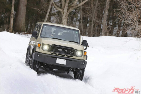 深雪もなんのその。スパイラルエッジサイプの働きでトラクションもバッチリ