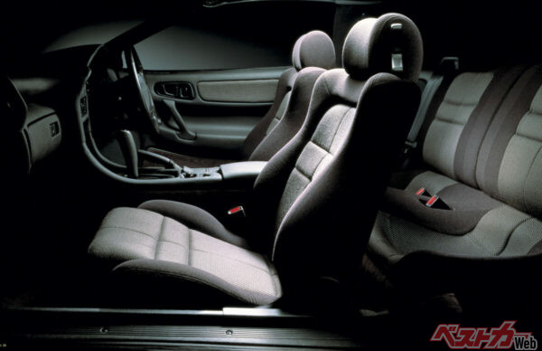 1990年登場三菱 GTOの運転席。中谷明彦氏は1995年と1996年にN1耐久でGTOに搭乗