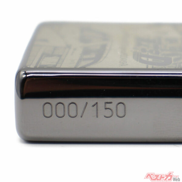 すべての製品にシリアルナンバーが刻印されるため、コレクターズアイテムとしての希少性は極めて高い