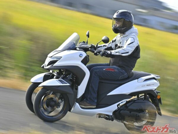 【試乗】トリシティ155がスタイリングを一新！ 4.2インチTFTディスプレイで利便性もさらに充実！！