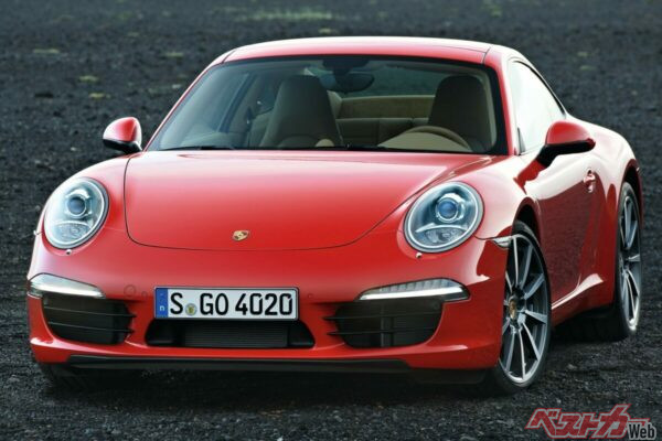 コースティング機能が備わっていることで知られるポルシェの911カレラ（991型）