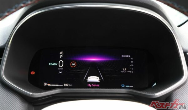 五号目から市街地までの記録は1.4L/100kmという衝撃結果。その後編集部のある文京区に向かったトータル燃費だって3.3L/100km!! さすがのE-TECHフルハイブリッドですっ