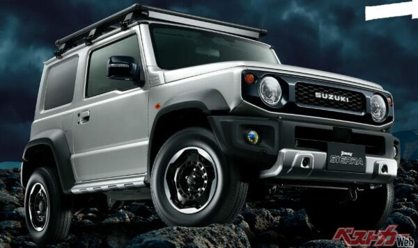 新デザインのフロントアンダーガーニッシュやスタイリッシュな15インチアルミホイールを装着したジムニーシエラ