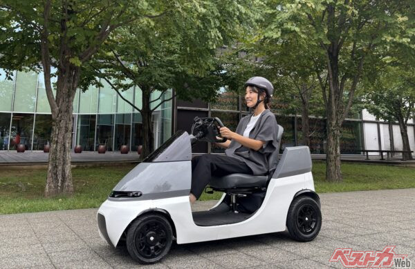 免許不要・4輪で安心走行