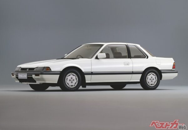 プレリュードが大ブレイクを果たしたきっかけはこの2代目。80年代の初頭にこんなスタイルのクルマが登場したのだから、人気が出るのも当たり前だろう