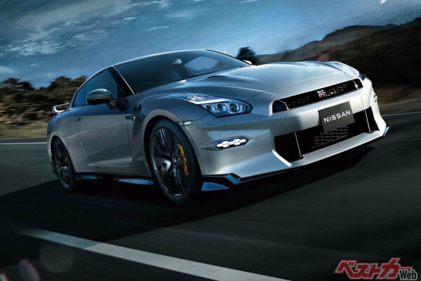 日産 GT-R。「もうここらでよか」と言ったかは知らないが、ついに生産終了
