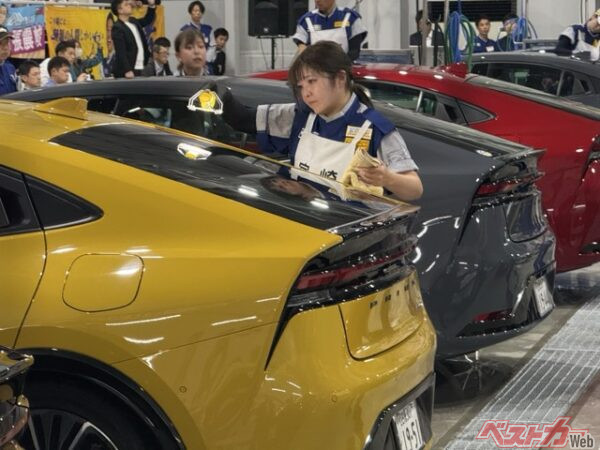 競い合いながらもタイムだけを求めず納得いくまで丁寧な作業を続ける