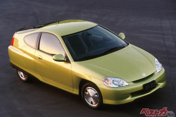 ホンダ インサイト。初代（1999～2006年）は燃費のためにすべてを犠牲にした突き抜けた一台