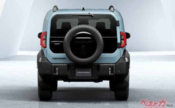 ドアハンドルが左側にある横開きバックドア