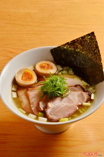 TRY新店大賞を受賞した「麺や 晴心」の「特製手揉み中華そば・塩」