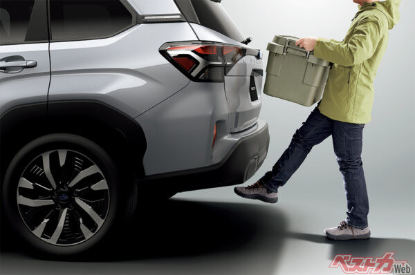 キックセンサー式ハンズフリーパワーリヤゲート（2025年4月 フルモデルチェンジ発表時の公式画像より）