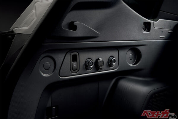 カーゴサイドフック&ユーティリティナット（2025年4月 フルモデルチェンジ発表時の公式画像より）