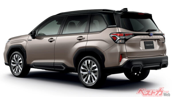 Premium S:HEV EX リヤスタイル クリスタルブラック・シリカ/ブリリアントブロンズ・メタリック（2025年4月 フルモデルチェンジ発表時の公式画像より）