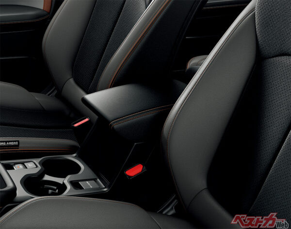 SPORT / SPORT EX ブラック表皮巻（ブラウンステッチ）（2025年4月 フルモデルチェンジ発表時の公式画像より）