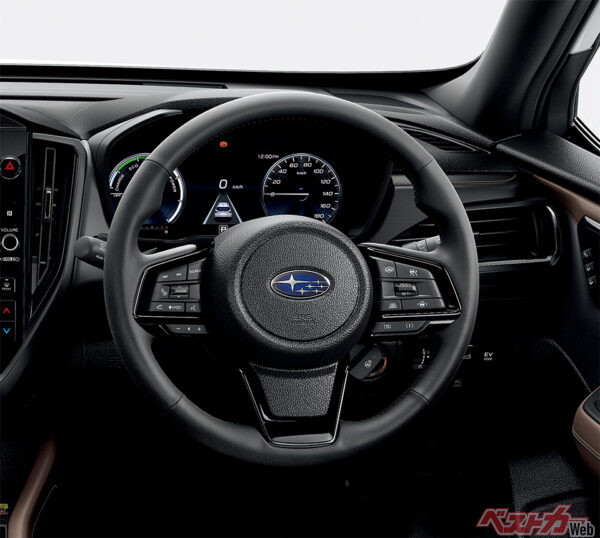 Premium S:HEV / Premium S:HEV EX（本革シート）ステアリングホイール 高触感革（ブラウンステッチ+ピアノブラック加飾付）（2025年4月 フルモデルチェンジ発表時の公式画像より）