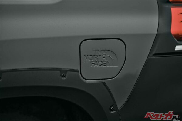 フューエルリッドにもノースフェイスのロゴが。こりゃたまらん！