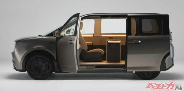 ここでリモートワークしてみたい!! な仕上がり。リビングのような色遣いもさすが