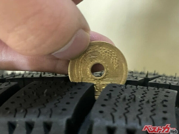 スタッドレスタイヤはもうそろそろ交換したほうがいい?　いつ交換すればベスト？　使えるか見極める方法とは