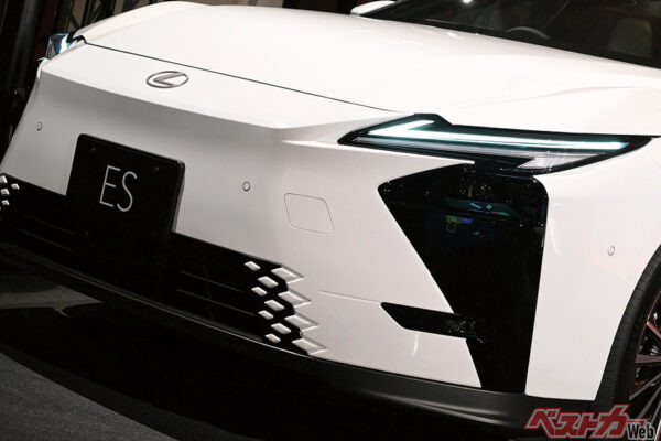 オットマンあるの!? 26年日本発売のレクサス新型セダンが快適すぎる