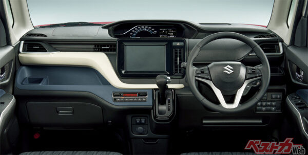 ソリオ_HYBRID MZ_インパネ（2023年5月 一部仕様変更実施時の公式画像より）