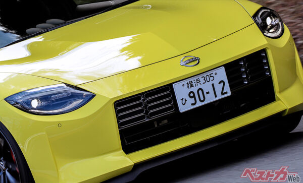 日産から待望のスポーツカー・フェアレディZ登場したけど!!　昔のスポーツカーと比べてどうなん？