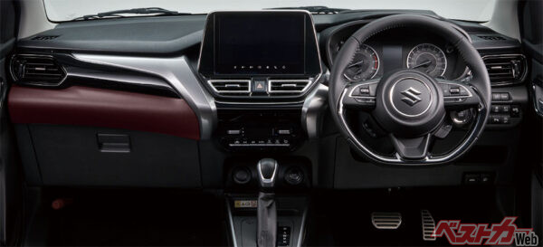 インパネ（2024年10月 発売開始時の公式画像より）