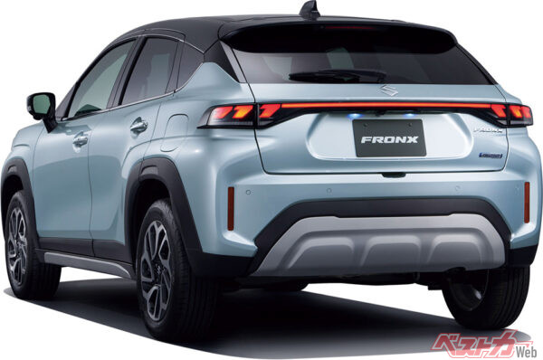 スプレンディッドシルバーパールメタリック ブラック2トーンルーフ（リヤ）（2024年10月 発売開始時の公式画像より）