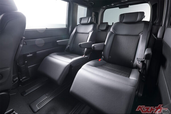 SPADA インテリア02（2025年5月 新グレード追加時の公式画像より）