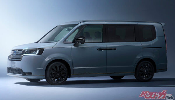 SPADA PREMIUM LINE BLACK EDITION エクステリア01（2025年5月 新グレード追加時の公式画像より）