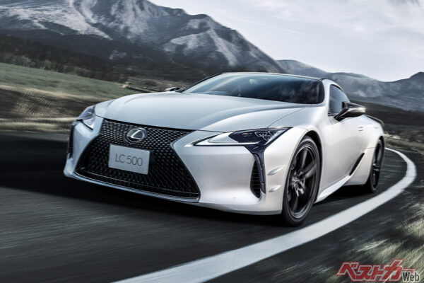 レクサス LC500（現行型・2017年登場）。全長4770×全幅1920×全高1345mm、車重1930kg、5L・V8（477ps/55.1kgm）