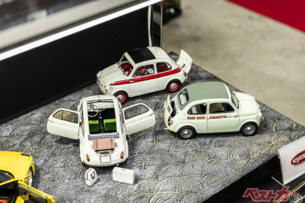 フィアット500ヌォーヴァシリーズにもノーマルではなくカスタム仕様が追加された