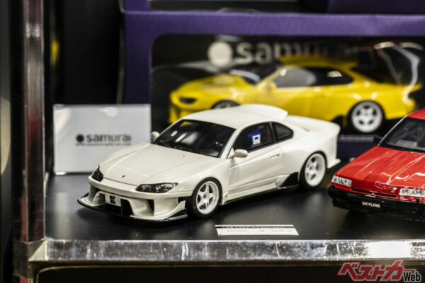 ノーマルモデルだけにとどまらず、Samuraiシリーズ初となるカスタムカーを模型化