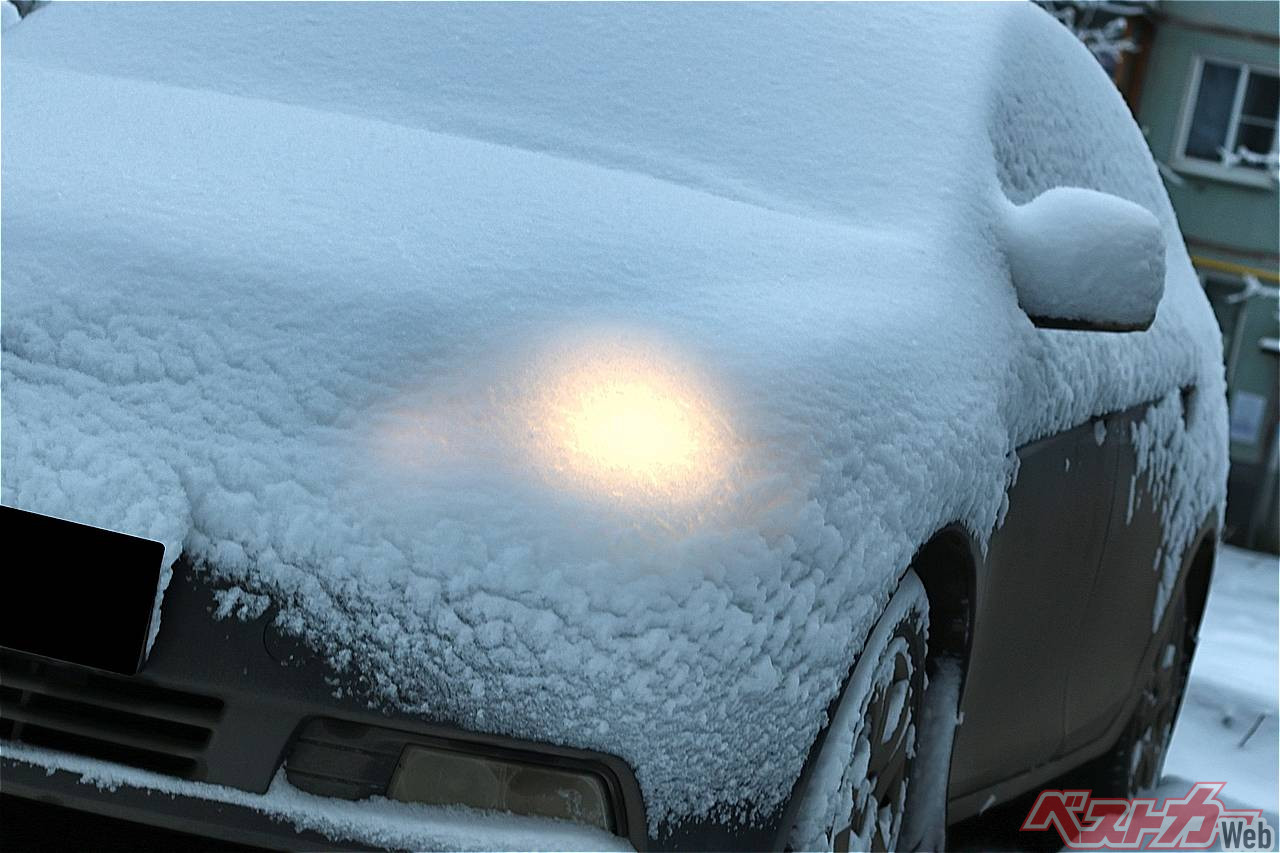 ライトに雪が付く「LEDあるある」を解消!! 小糸製作所がモビショーで融雪ヘッドランプを世界初披露!!! - 自動車情報誌「ベストカー」