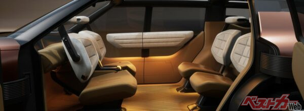 対面シートは、自動運転時代の車内空間をイメージ。いかに快適に移動するかが考えられている