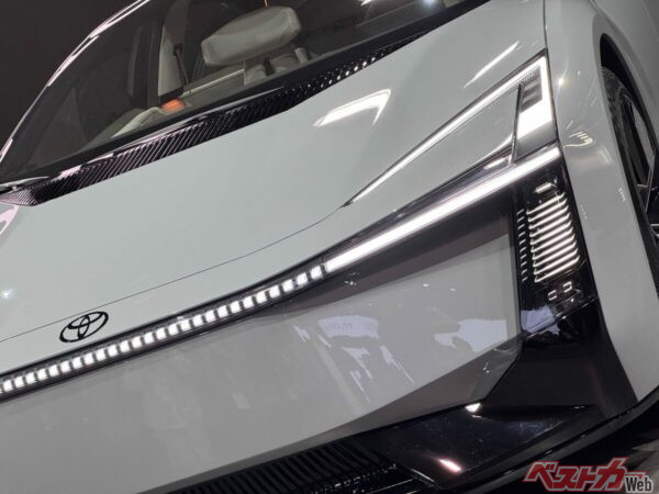 え、これがカローラになるのか？　大胆デザインで生まれかわる未来の姿に驚愕！