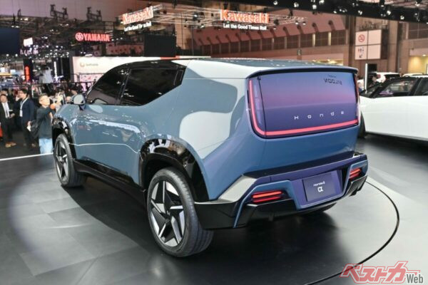 ホンダ0 α（ゼロアルファ）バッサリ切り落としたかのようなリア回りのデザイン