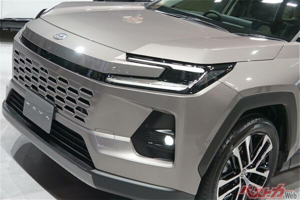 「新型RAV4」が南ホールにちゃっかり展示！　3つの仕様の違いをジャパンモビリティショーでチェックせよ！