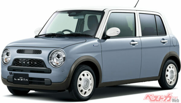 スズキ アルトラパンLC ハイブリッドX。フロントマスクを中心にデザインを変更し、レトロなメッキグリルを廃するといった改良を行っている