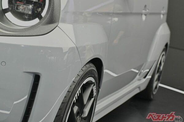 スーパーワンの張り出したブリスターフェンダー